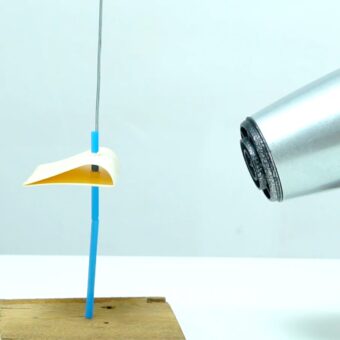 225 - Flügel eines Flugzeugs